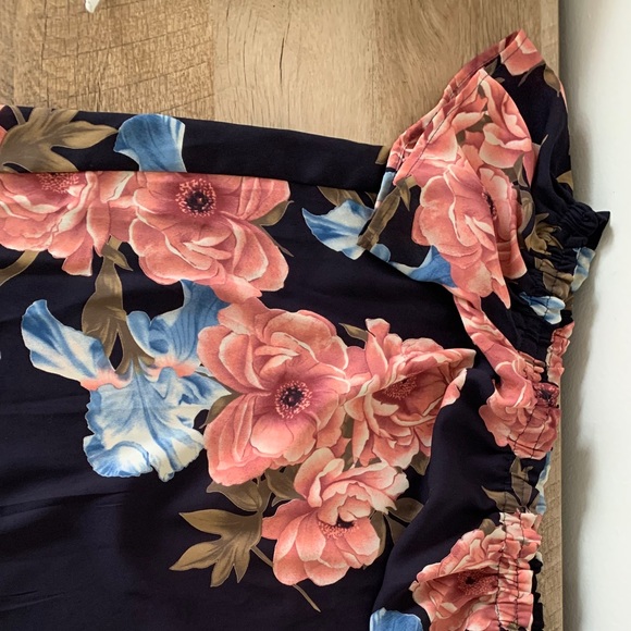 Off the shoulder top - Picture 2 of 3